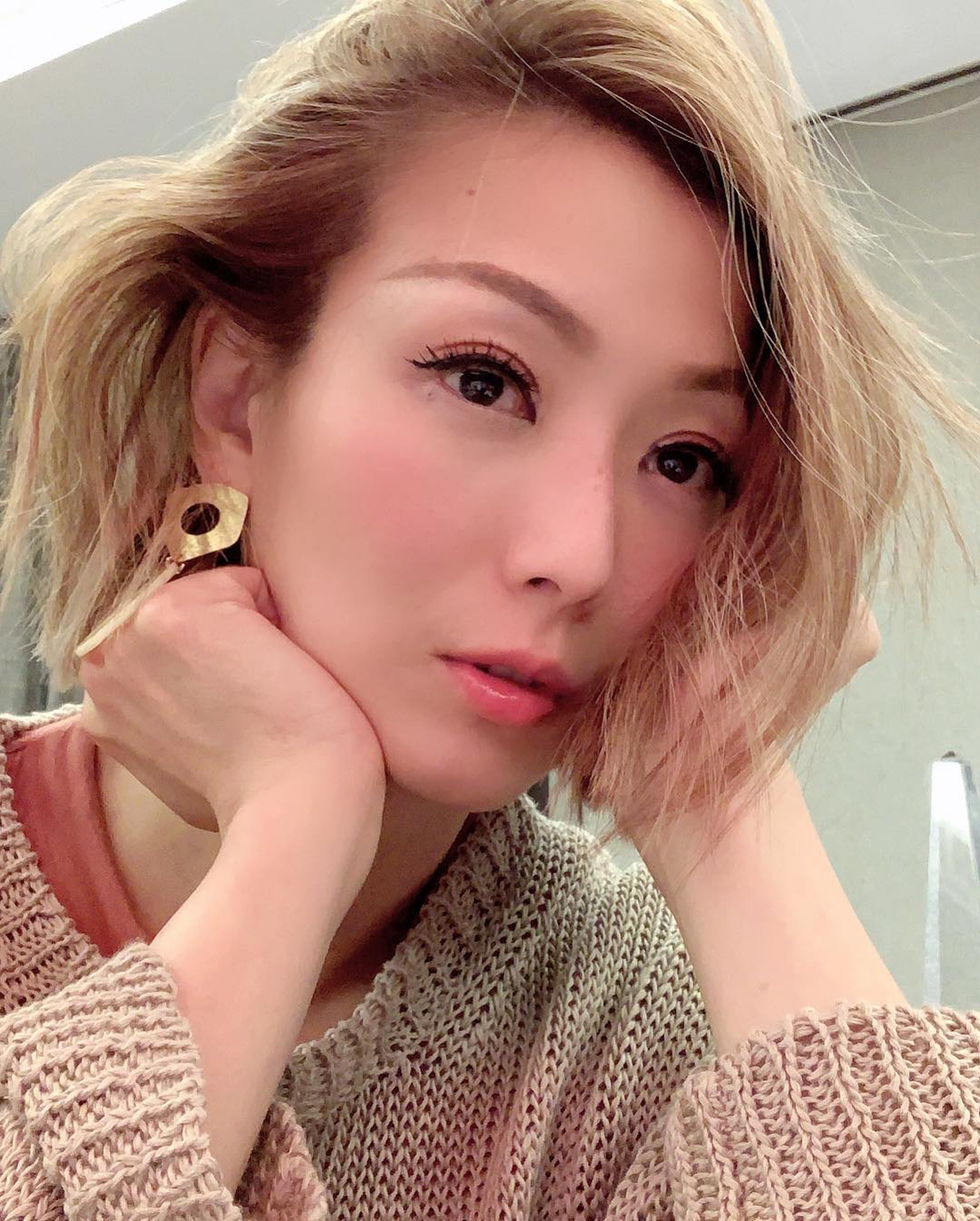 49岁胸部再发育 郑秀文:你没看错