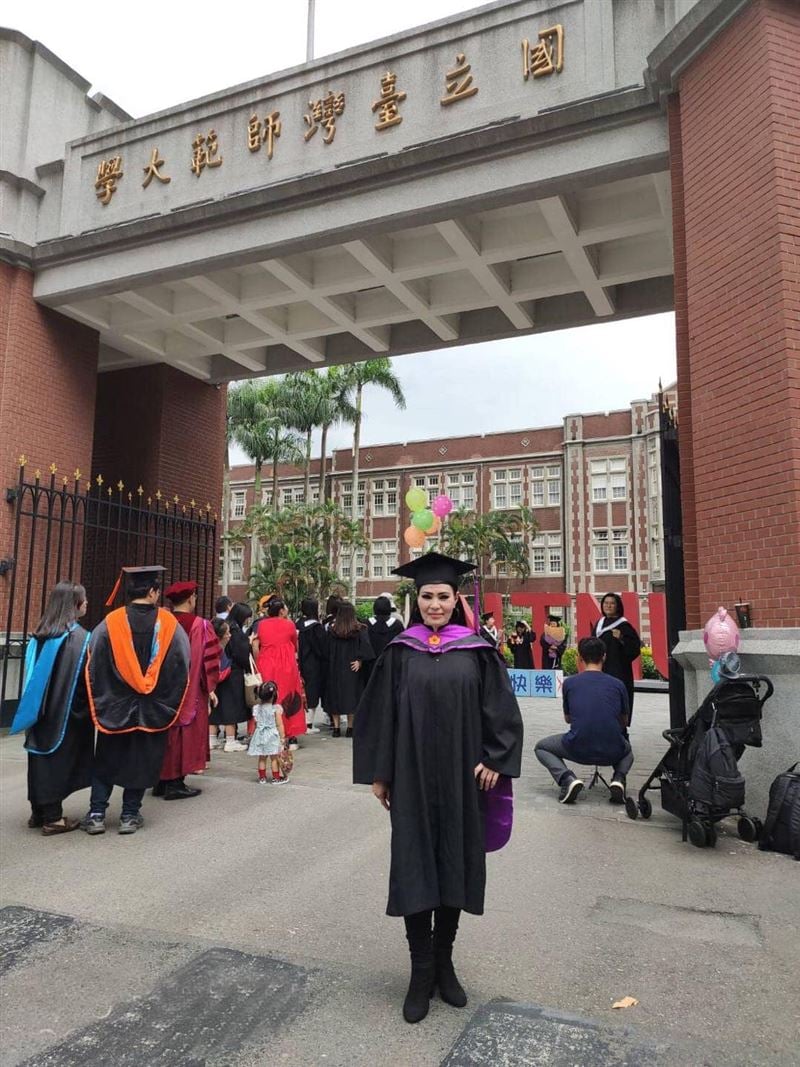 64岁潘越云攻读博士 网惊呼:原来是学霸