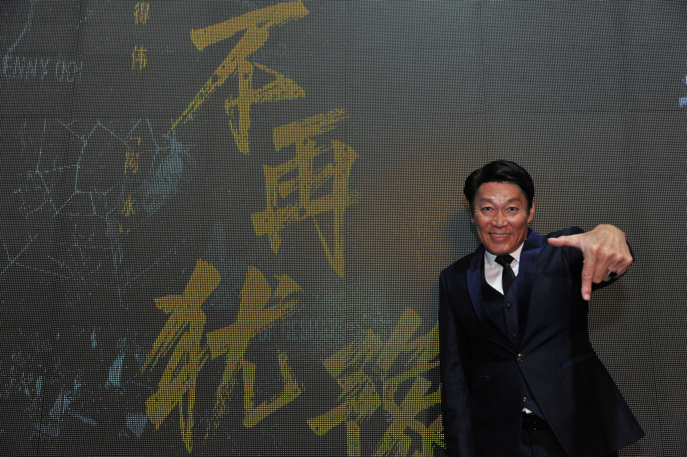 727办流行交响乐演唱会 黄德伟首度挑战魔术表演