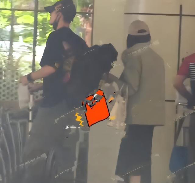 ​张雨绮又换男友了？  与小鲜肉当街搂抱超暧