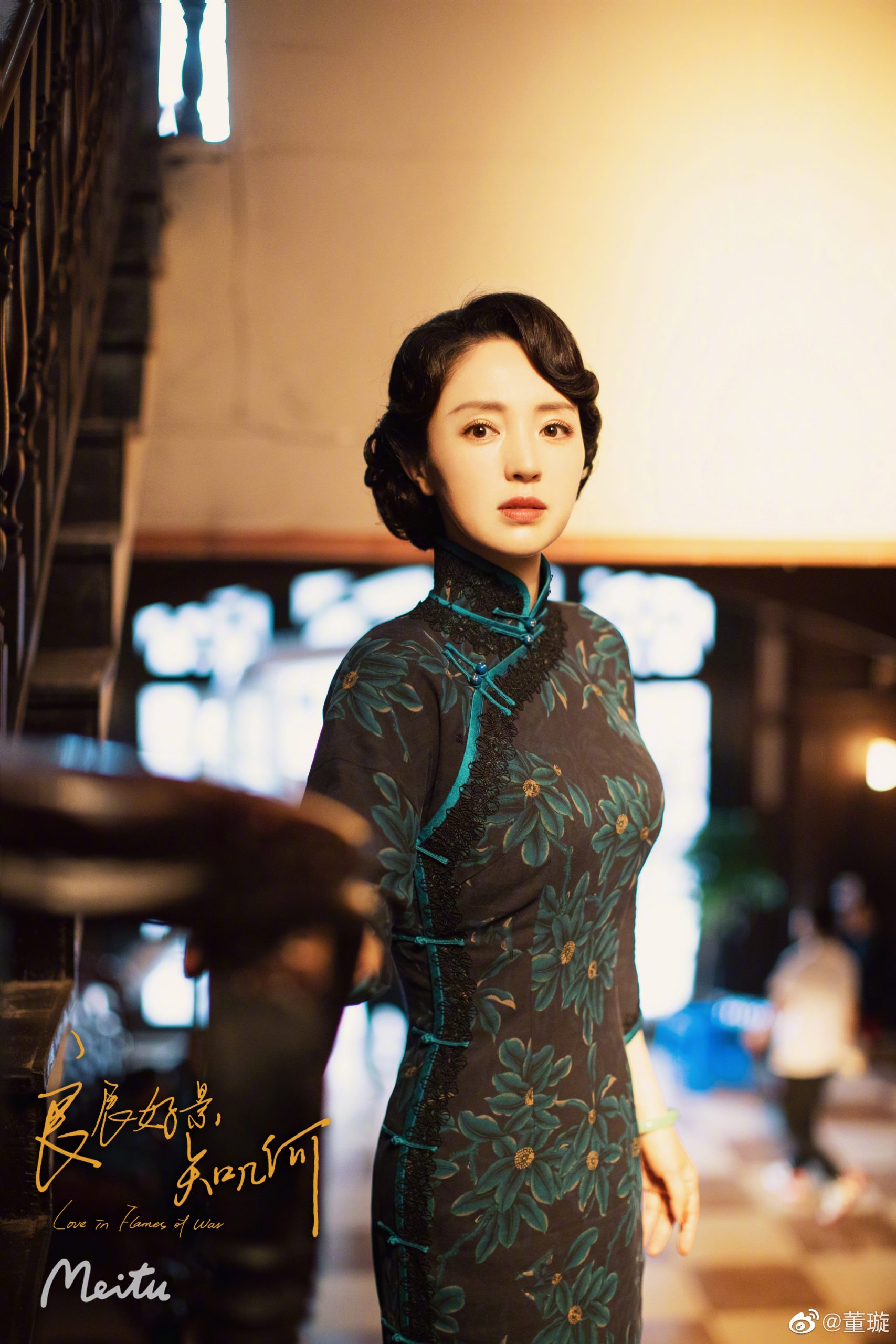 ​董璇出席饭局被强吻掀热议  网调侃“娱乐圈常态”