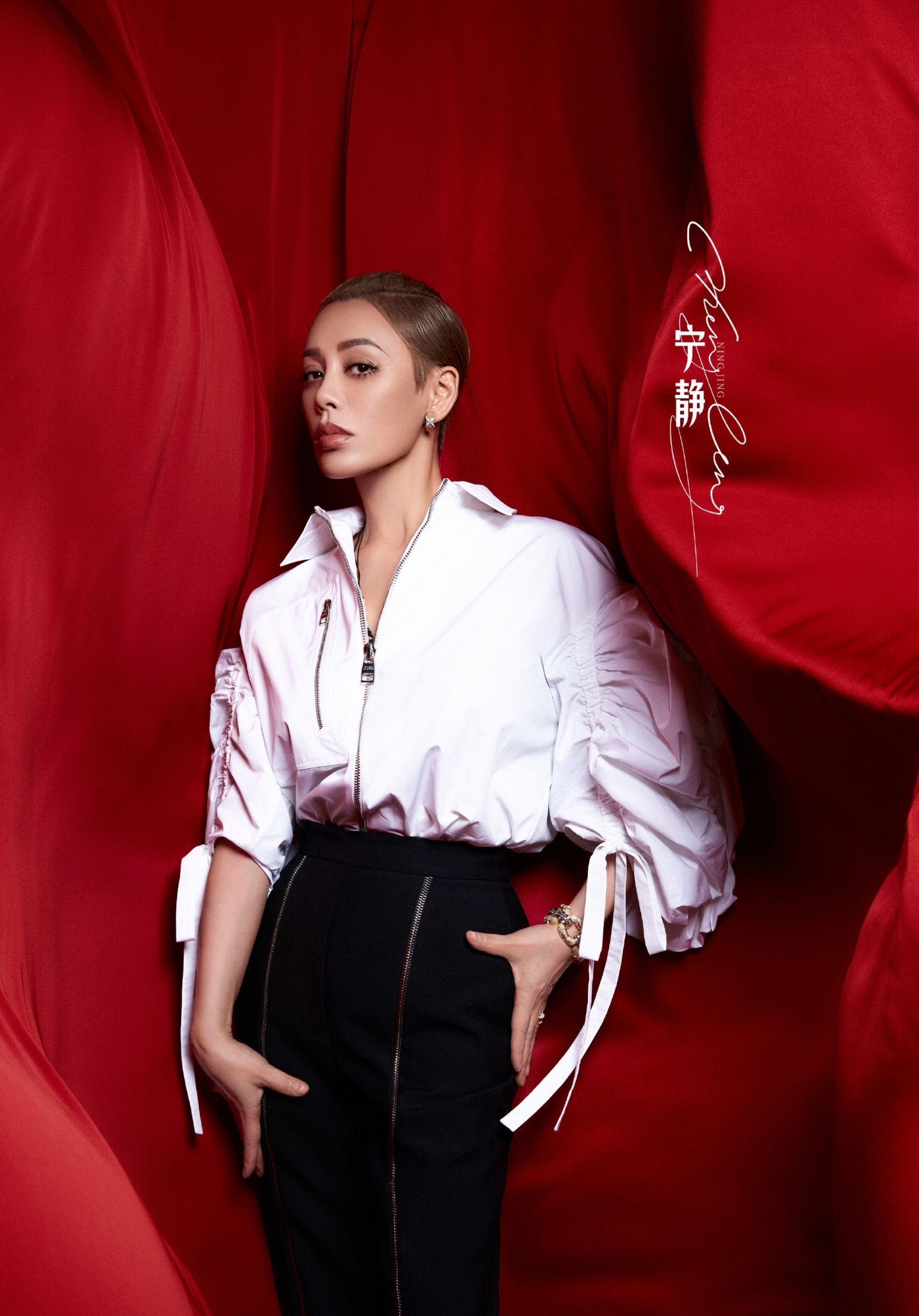 《乘风破浪》｜4台女星出征  阿娇超Deep V斗纤腰Jessica	