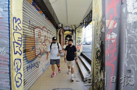 【墙绘艺术／01】涂鸦，城市里的斑斓艺术