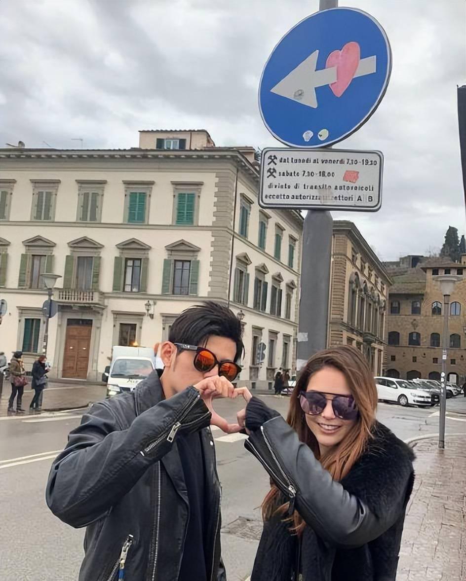 三胎出生｜周董全家幽默放闪  昆凌笑称：大的也要