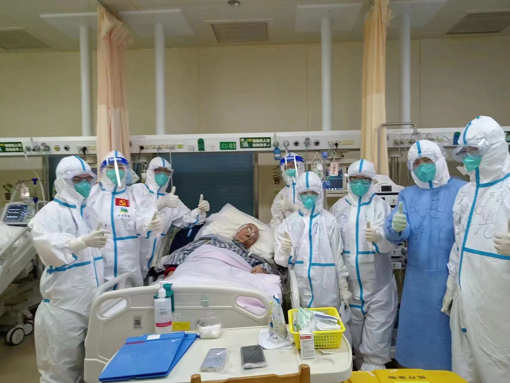 上海108岁老人冠病痊愈出院