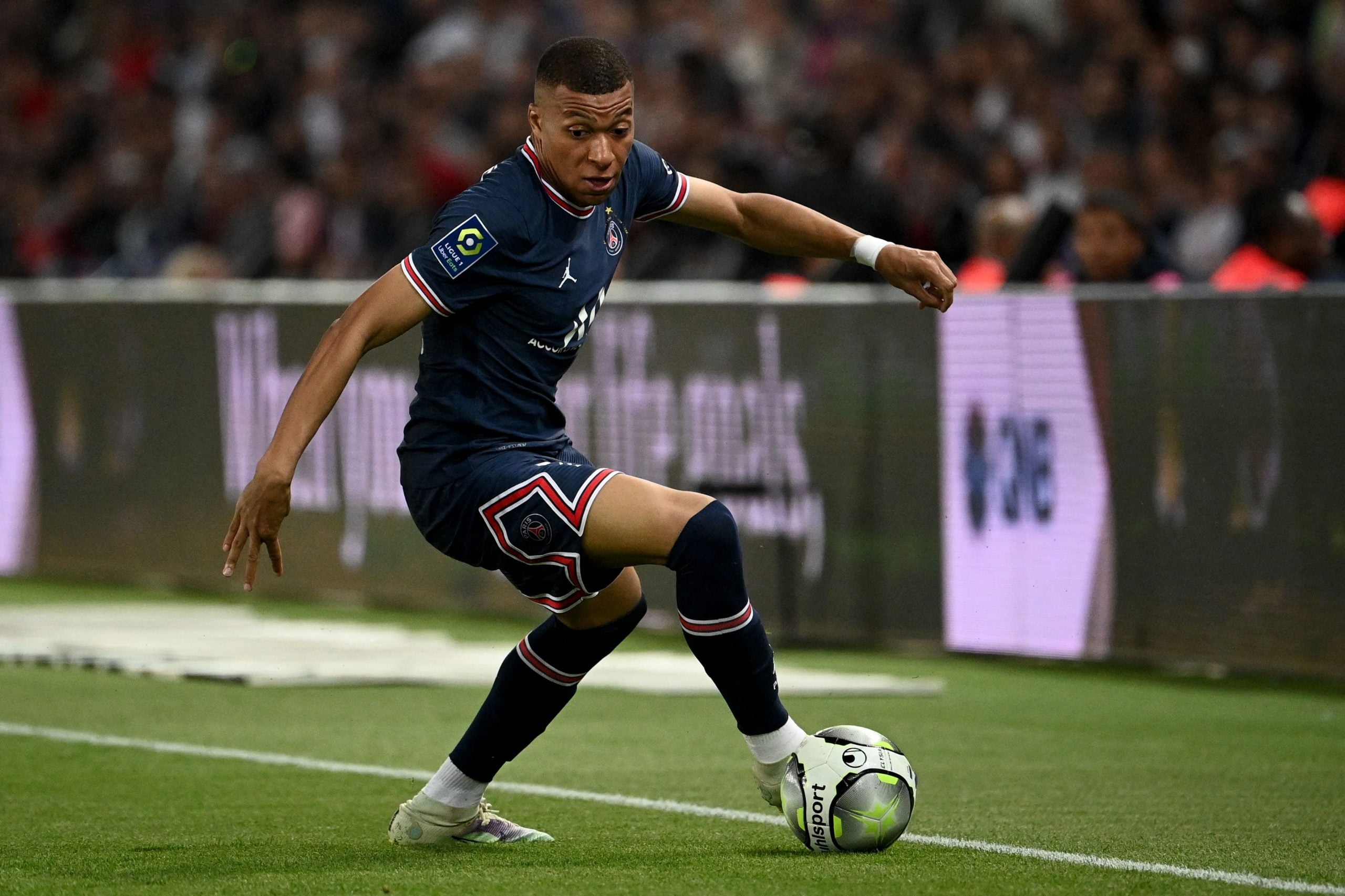 与大巴黎续约至2025年  姆巴佩：巴黎是我的家