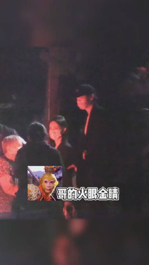 与李一桐回酒店爆恋情 魏大勋幽默13字撇清