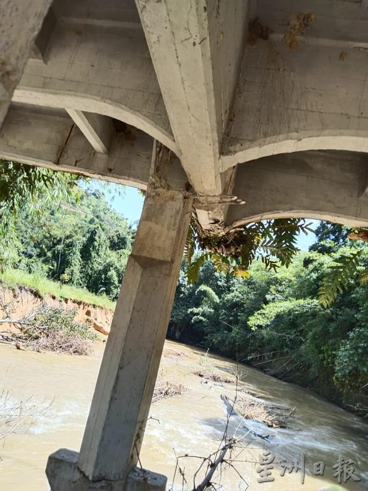 东：劳勿通往都赖路次座桥樑支柱断裂，关闭道路禁车辆川行