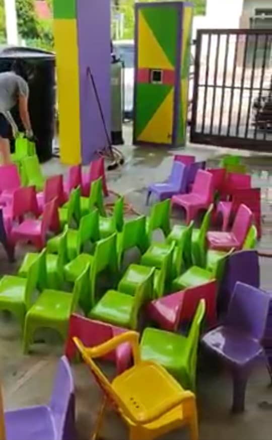 东：国内爆发儿童手足口症及不明急性肝炎，幼儿园和学校全面戒备。