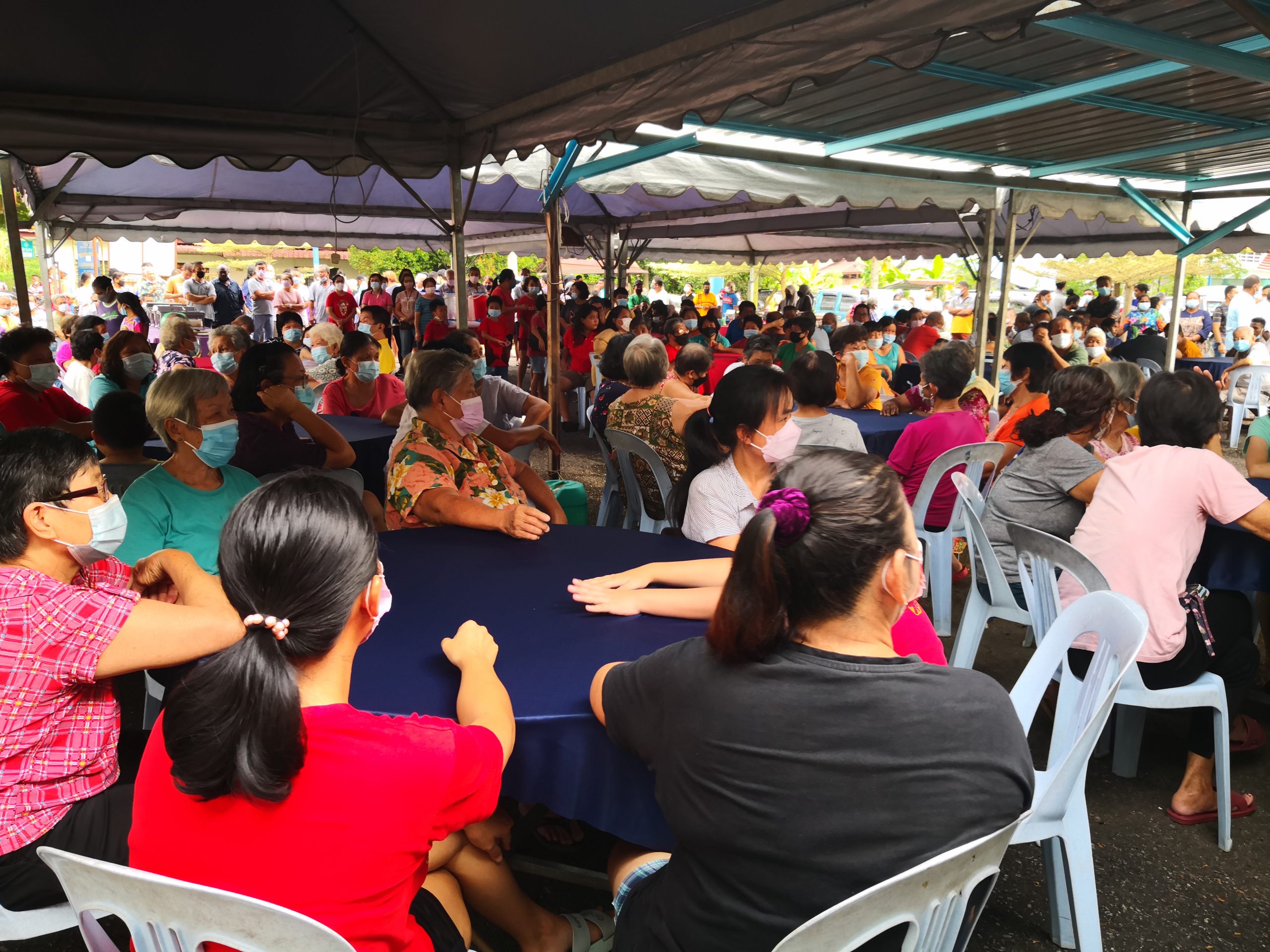 东：演变为求助大会