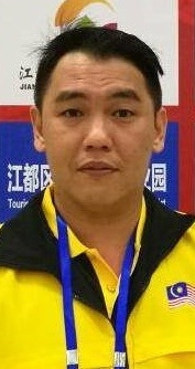 东:获教育部批准,校外教师和教练阔别两年重返校园授课。