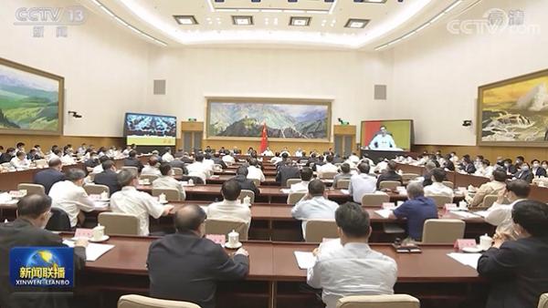 中国罕见召开万人会议 李克强喊话全力救经济