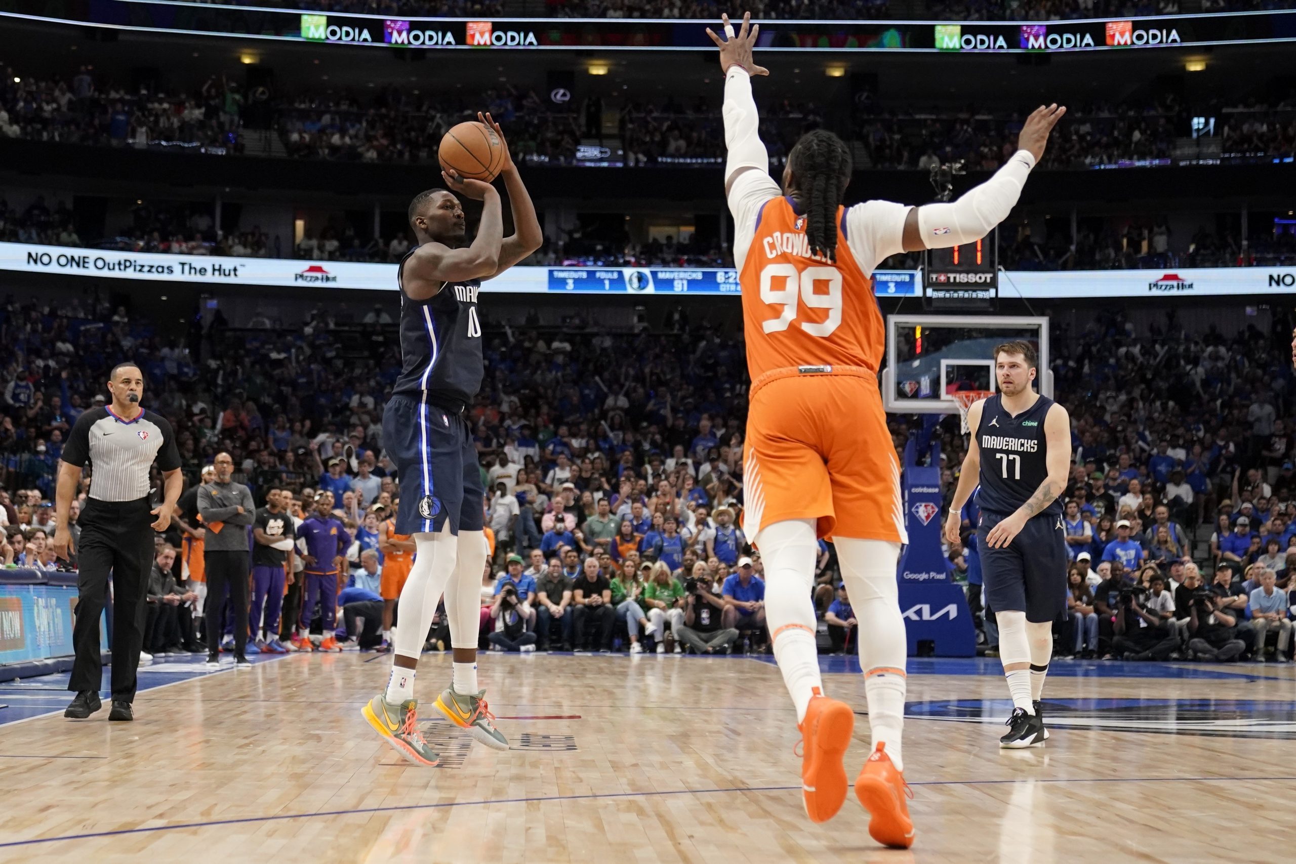 主场再发威挫灭火（射日）  76人（独行侠）连扳2城