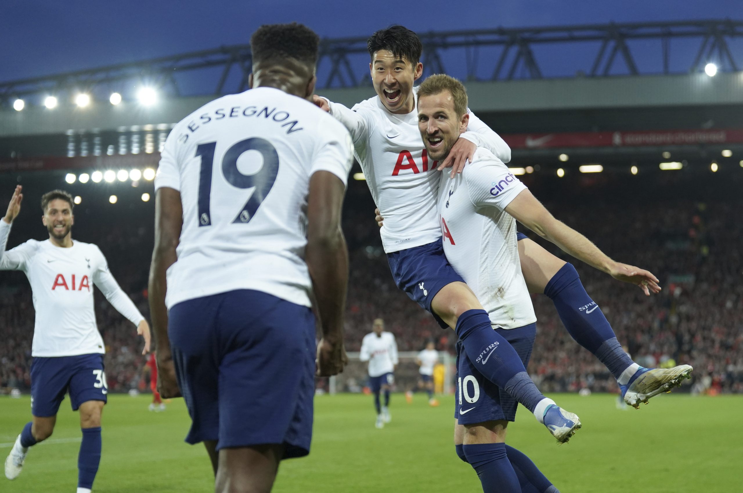 争四战直接交锋 枪手 热刺爱拚才会赢