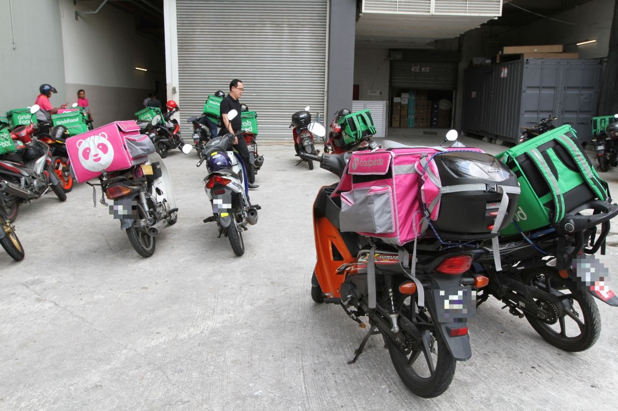 人资部长劳动节献词·App增14语言让员工举报老板