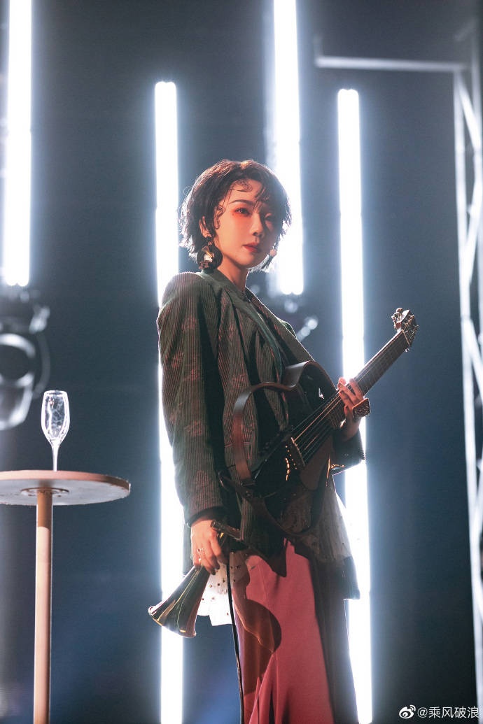 传《乘风》四公帮唱 邀宋茜当嘉宾同框郑秀妍	