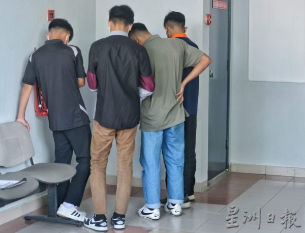 供fb/拳打脚踢学弟,4学哥被控认罪