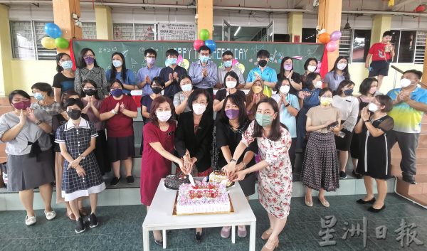 供fb：教师节“代课”两小时，家长体验当老师