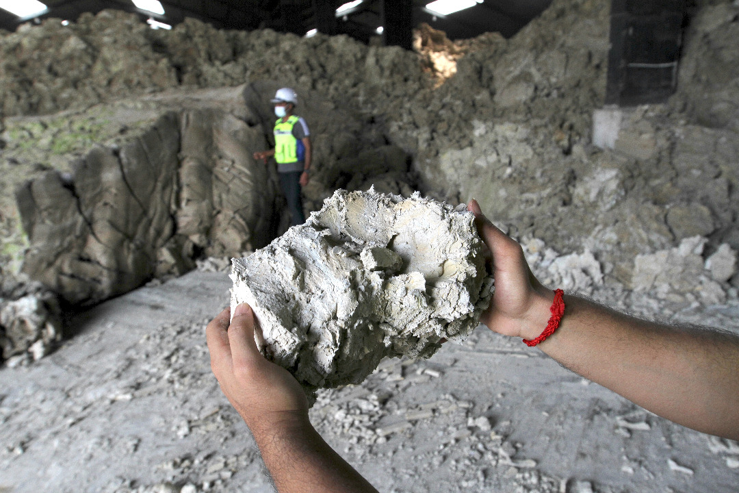 俄乌战争致船舶费暴涨 值近千万球粘土 滞留大马