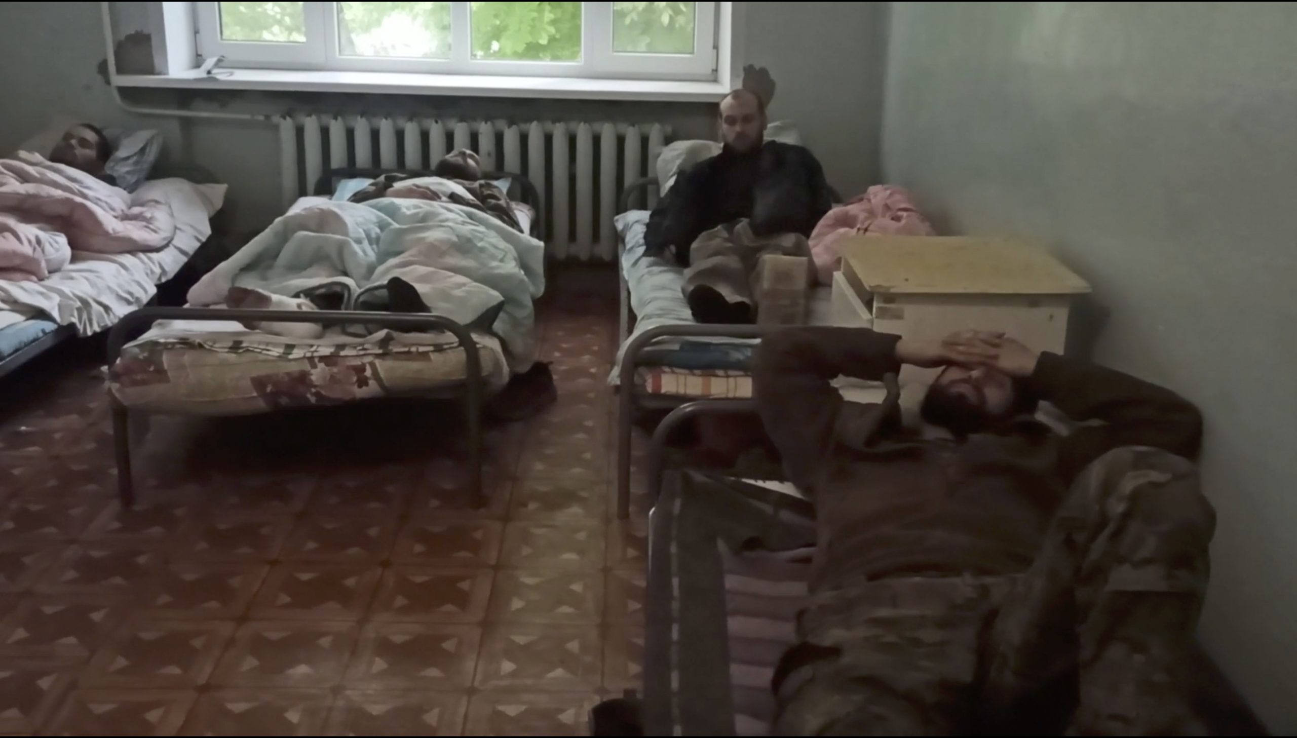 俄国防部:亚速钢铁厂共1730名守军投降