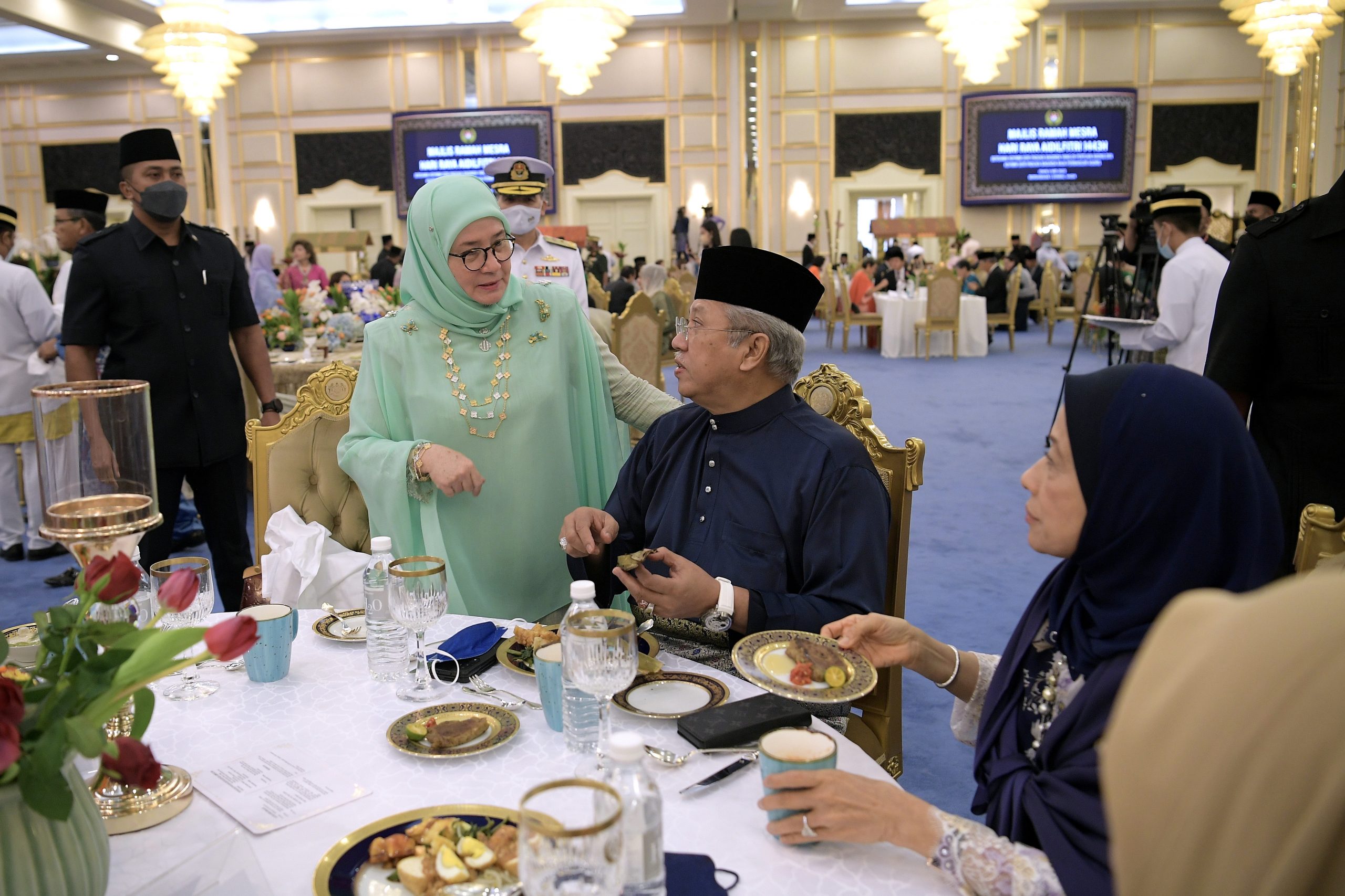  元首与内阁成员共庆开斋节