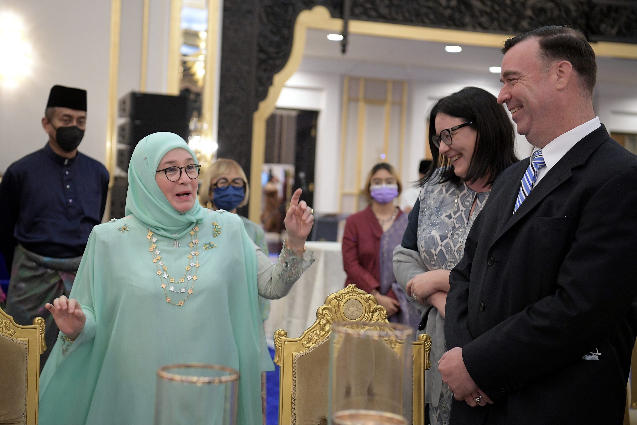  元首与内阁成员共庆开斋节