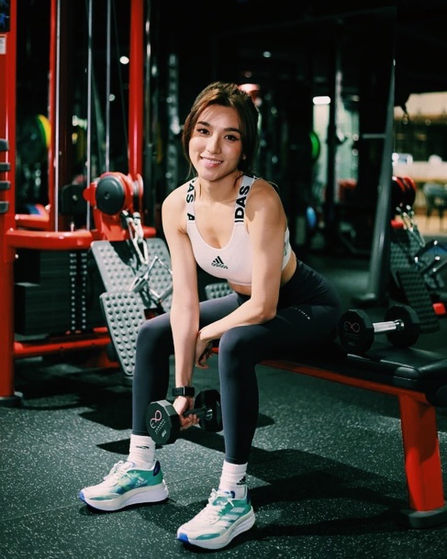 入围金曲新人奖有压力　黄玮昕向大马家人报喜