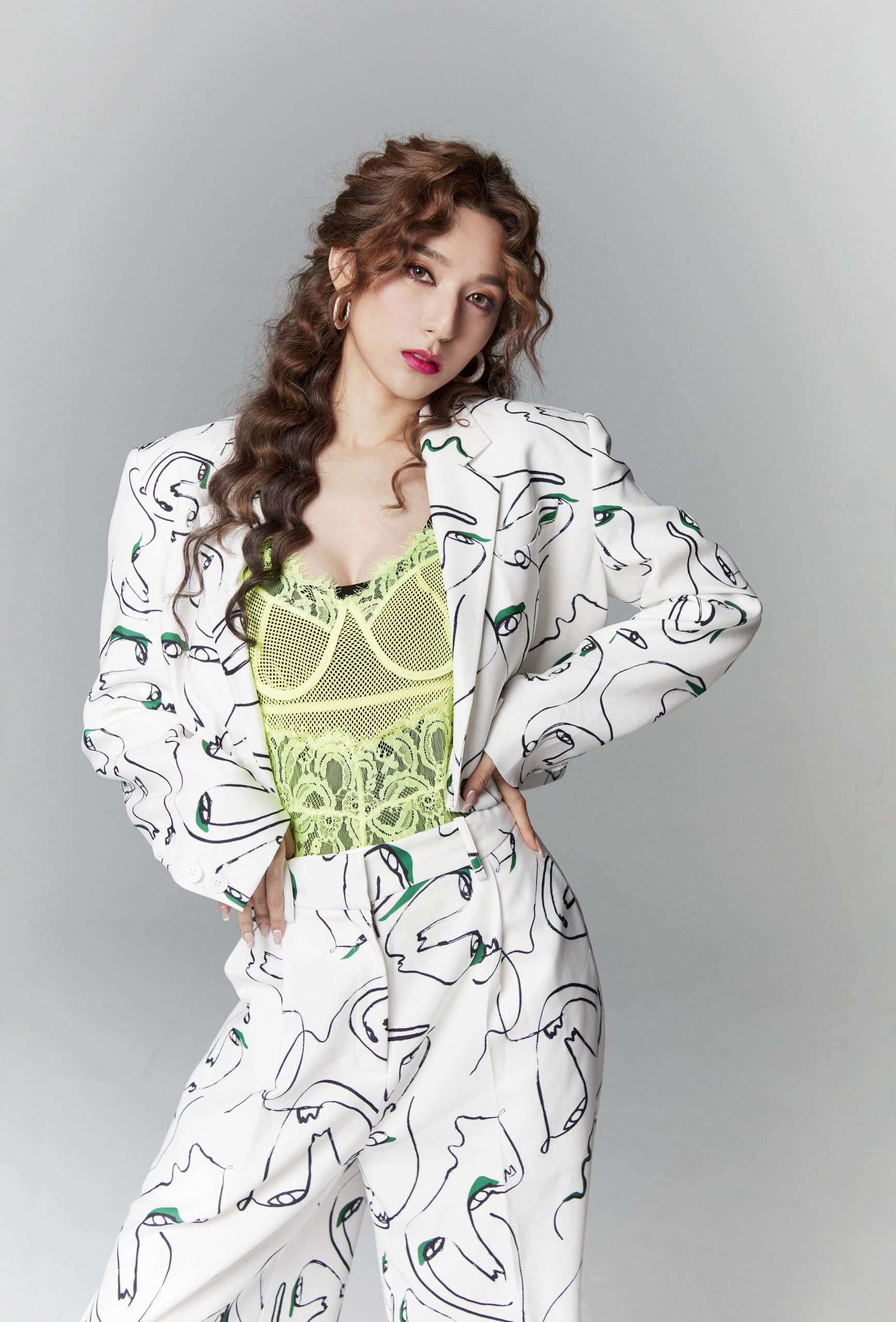 入围金曲新人奖有压力　黄玮昕向大马家人报喜