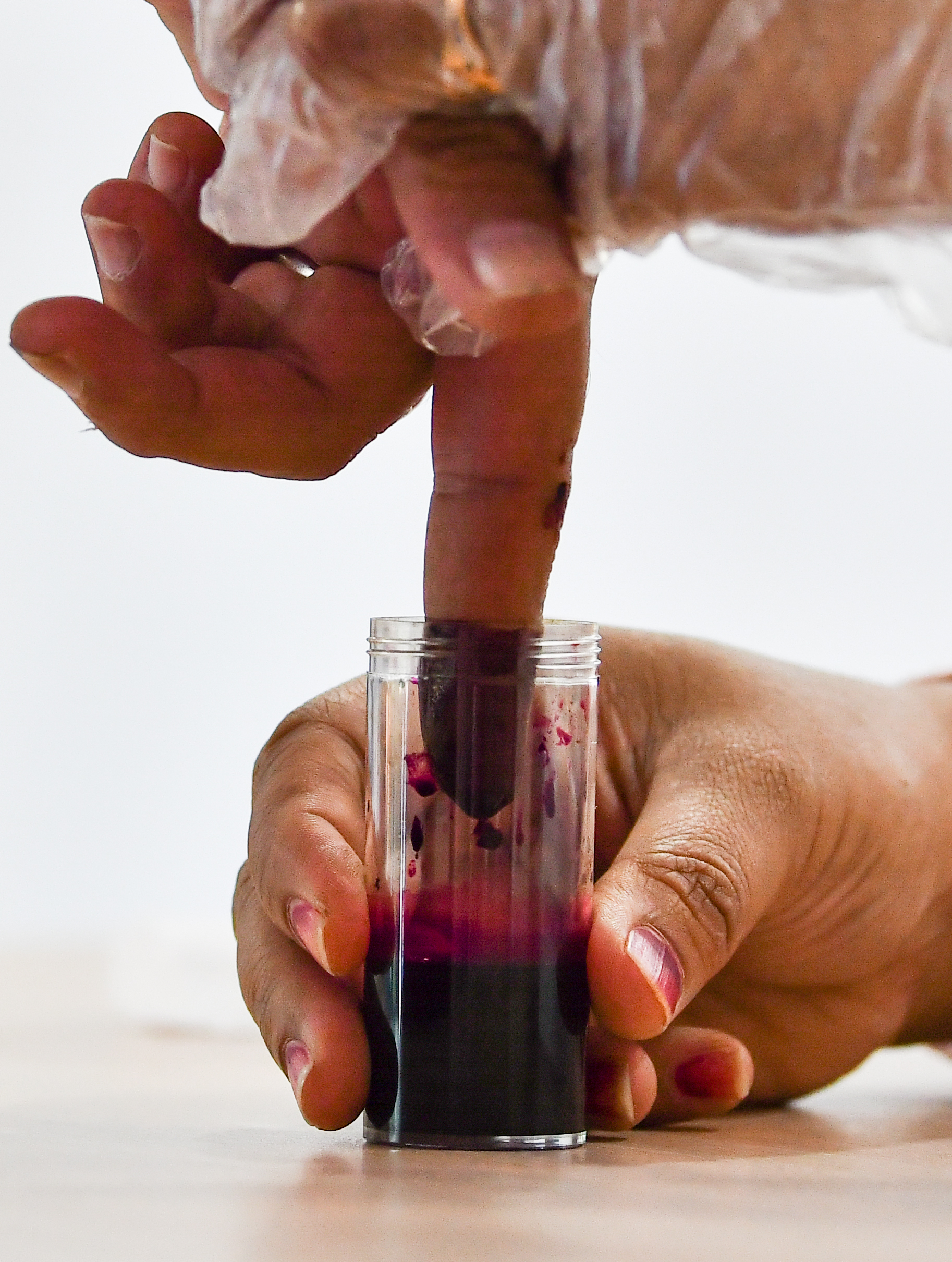 全国:公正党今天(13日)开始党选,登州公正党党员率先进行投票,选出新一届的领导班底。