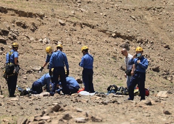 关咏荷痛失胞弟憔悴消瘦　张家辉赶返港慰妻