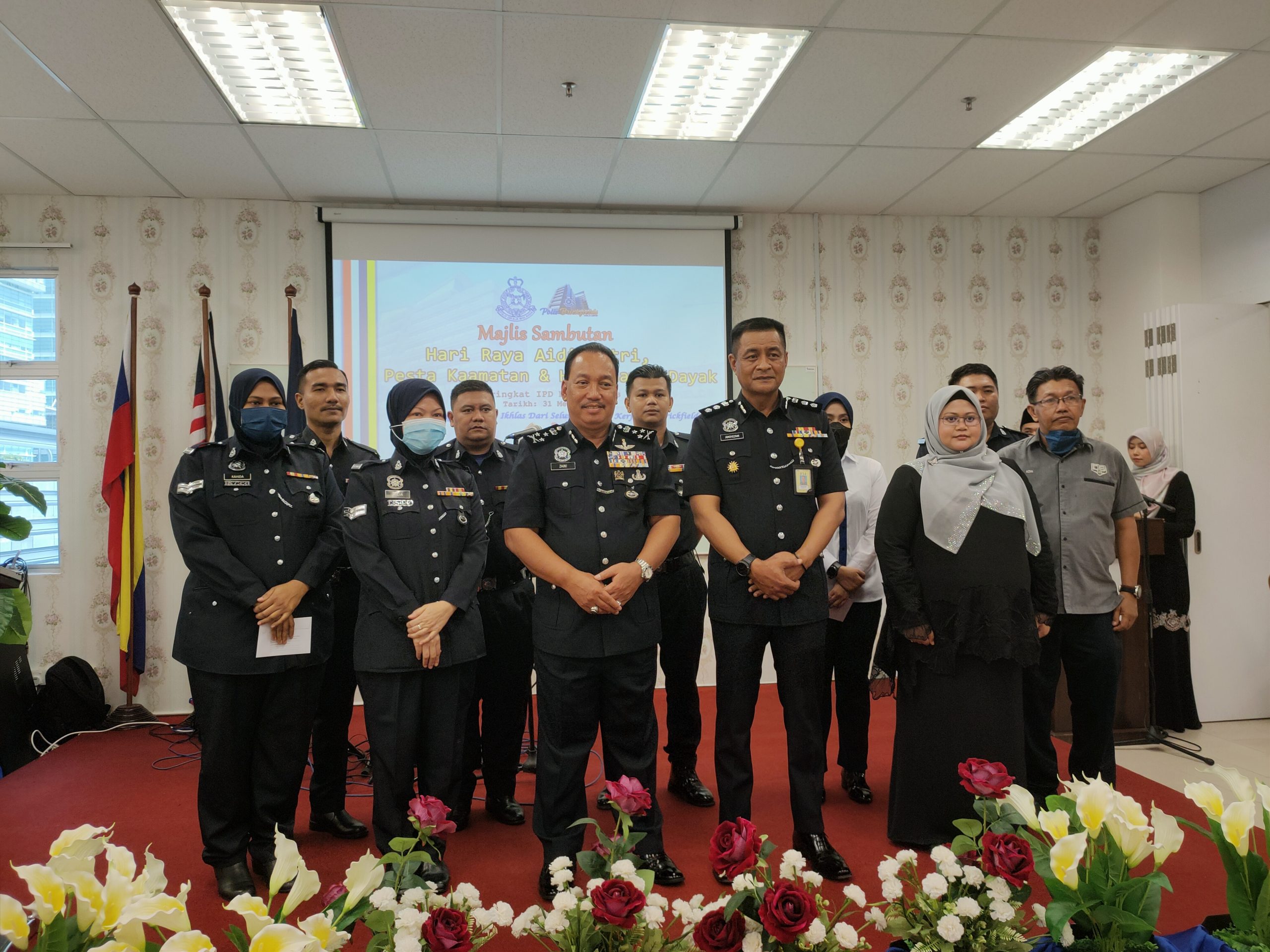 再尼承诺时刻照顾警察福利•让警察无后顾之忧执勤