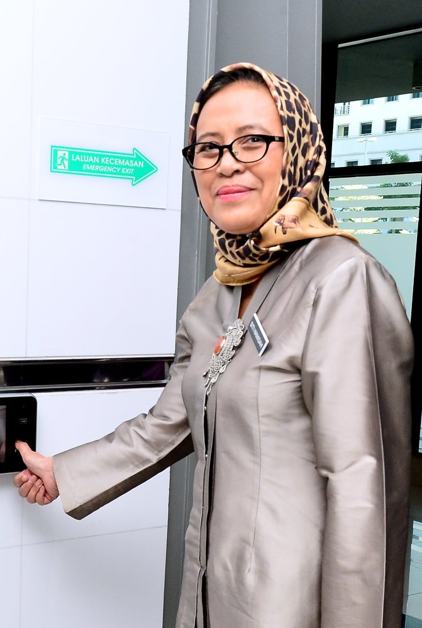 凯里:设8人独立小组查霸凌 “2个月内呈报告”