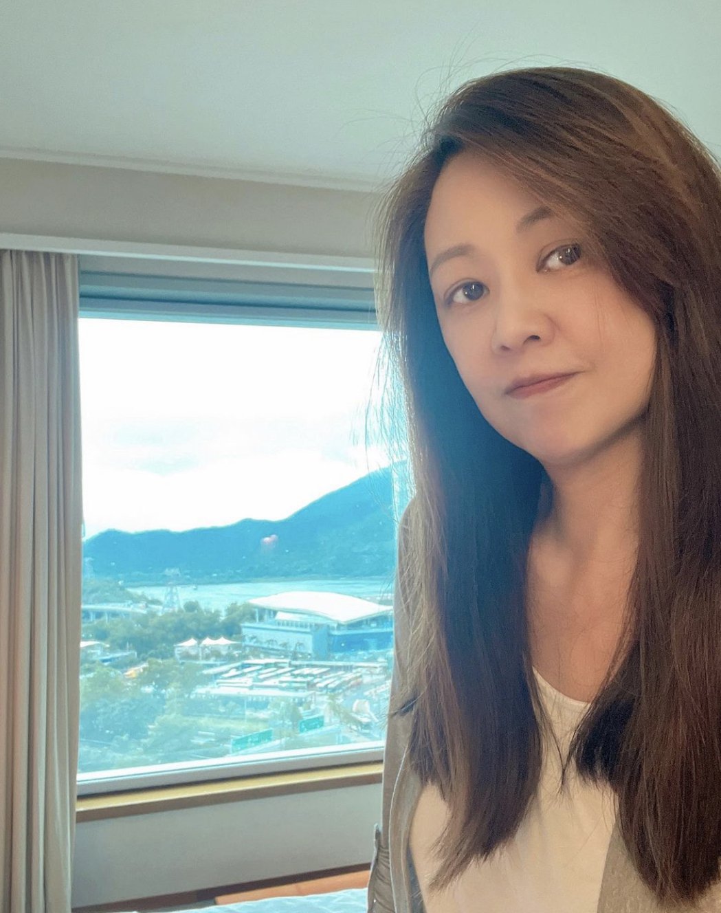 办完王羽告别式返港   王馨平机场确诊秒隔离