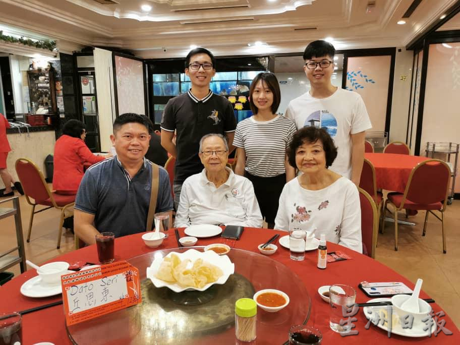 助家乡孩子到优大升学 侄孙:丘思东全力以赴推行