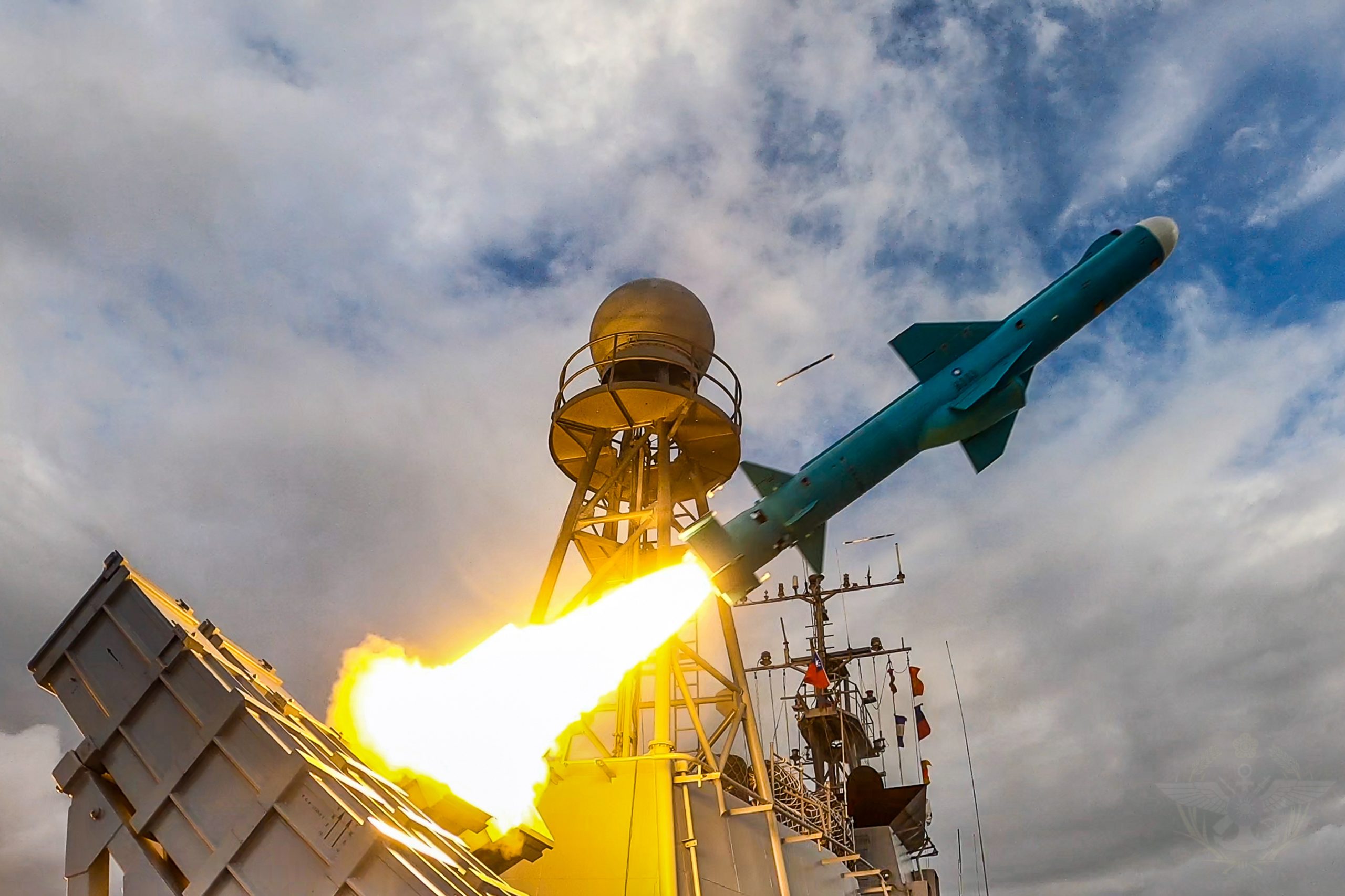 华春莹连发11推文反击布林肯 “美发起战争宣言”