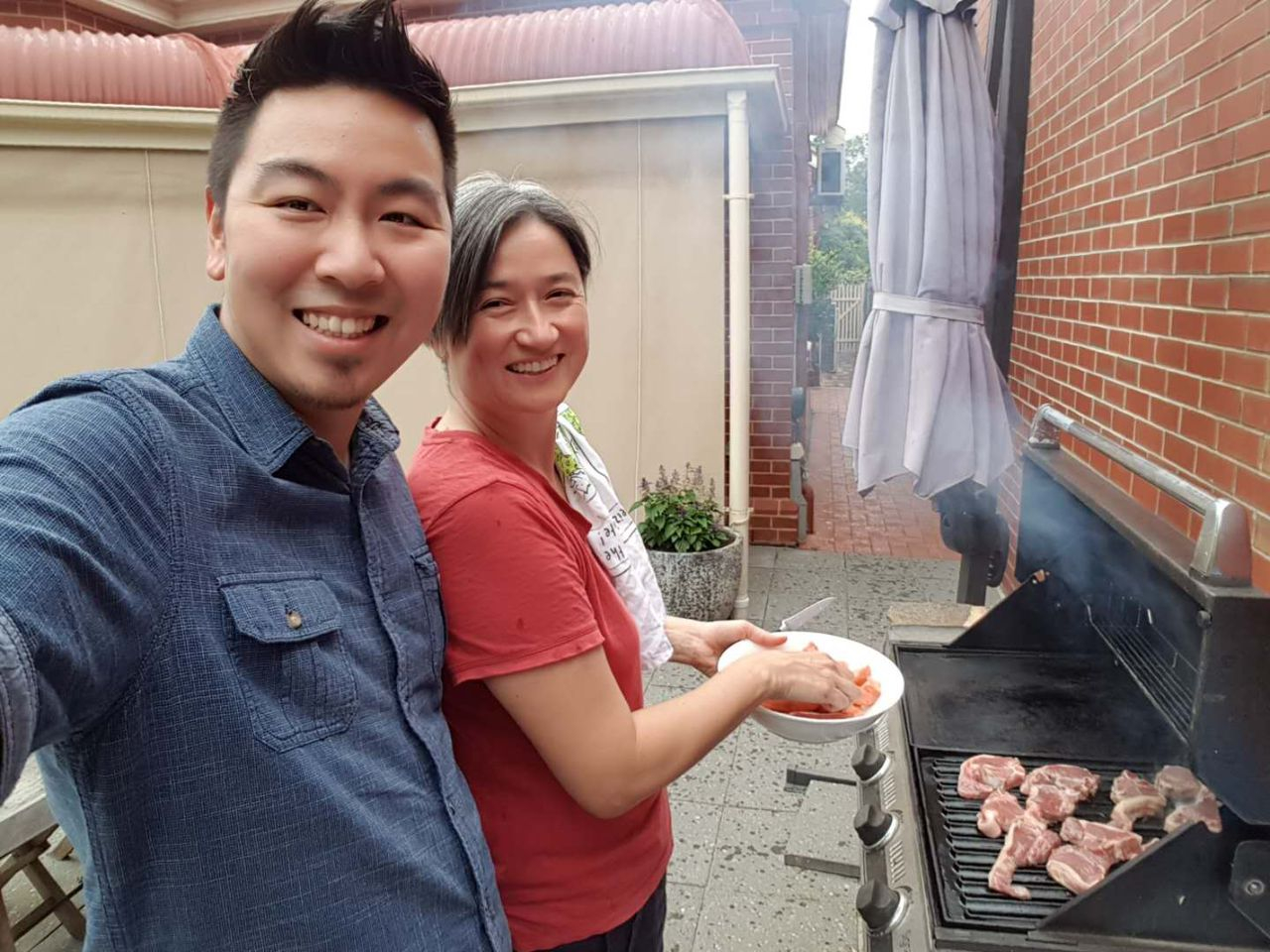 取代//（补图+修文）黄英贤任澳外长 弟盼激励沙巴人相信自己