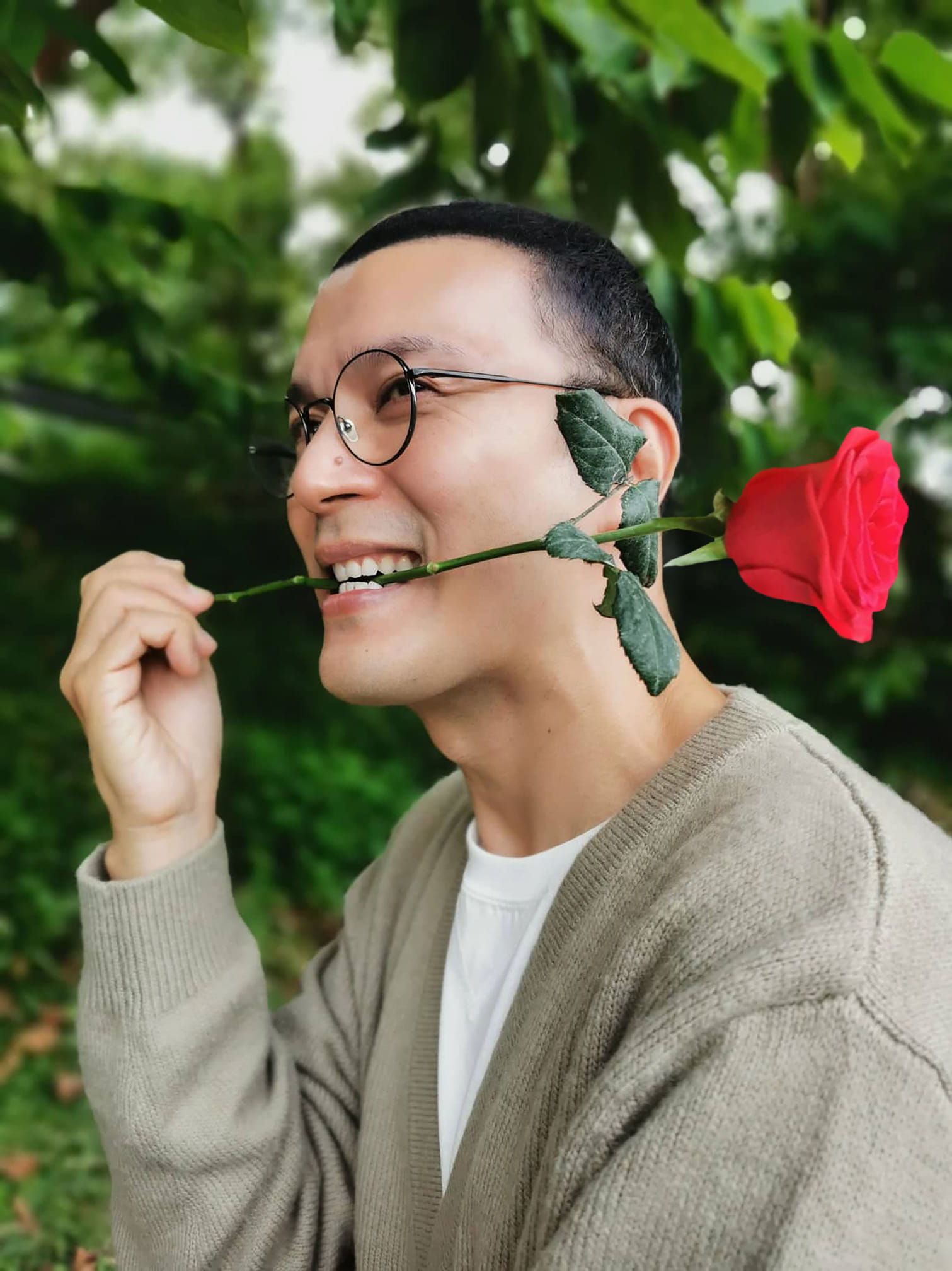 叶剑锋母亲节思念妈妈 分享亡母3故事感动网民