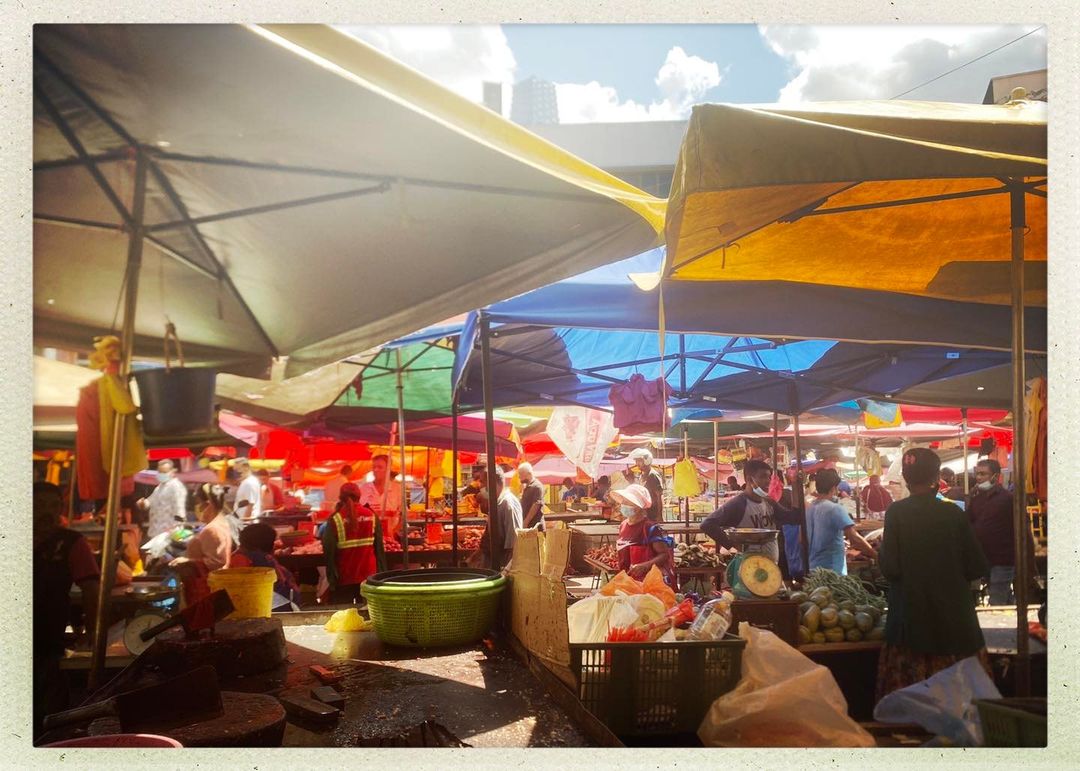 吴慷仁现踪半山芭巴刹 粉丝纷敲碗求巧遇