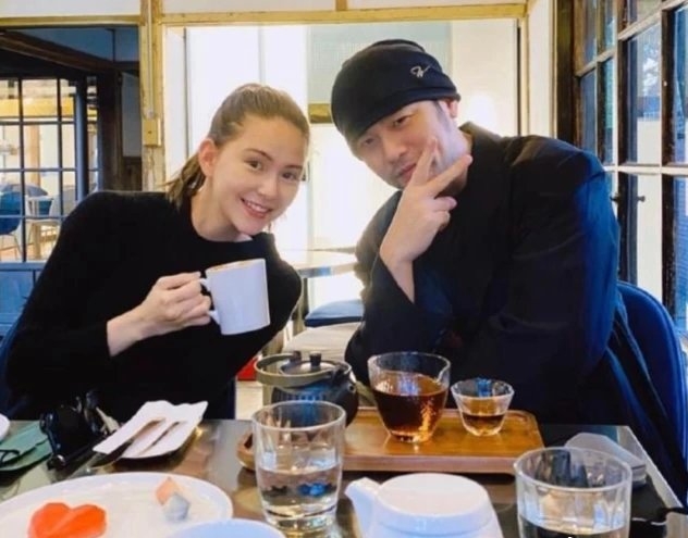 周杰伦派送小女儿满月礼盒　昆凌曝光超美名字