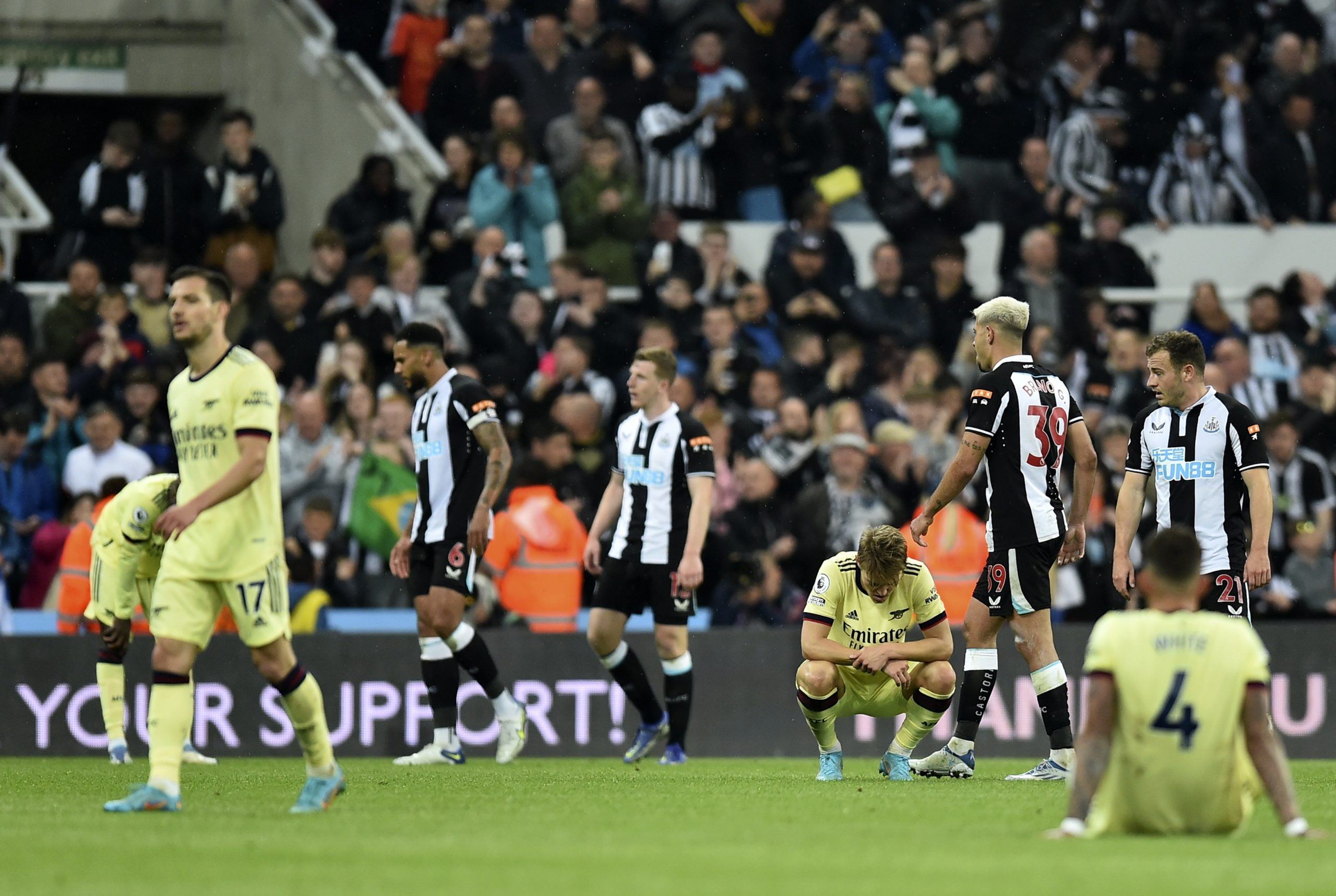 喜鹊完胜阿申纳 枪手争四需要奇迹