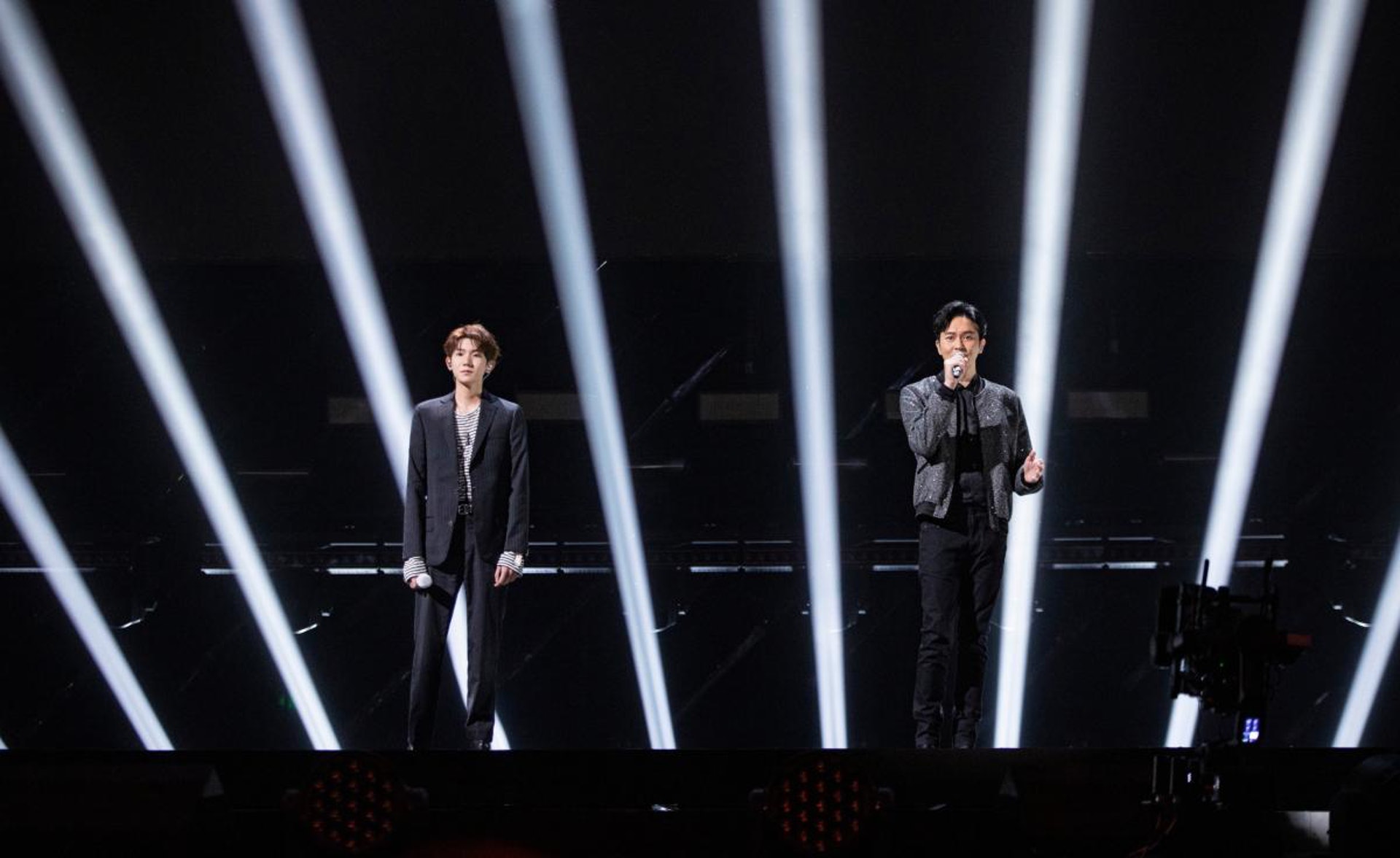 声生不息｜与张智霖合唱《岁月如歌》 王源望网民轻喷