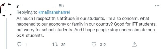 大学生兼职打工 有网赞“勤奋” 有网酸“可怜”