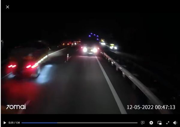 大道车祸5烧死︱行车记录仪拍摄到车祸现场 燃起熊熊烈火