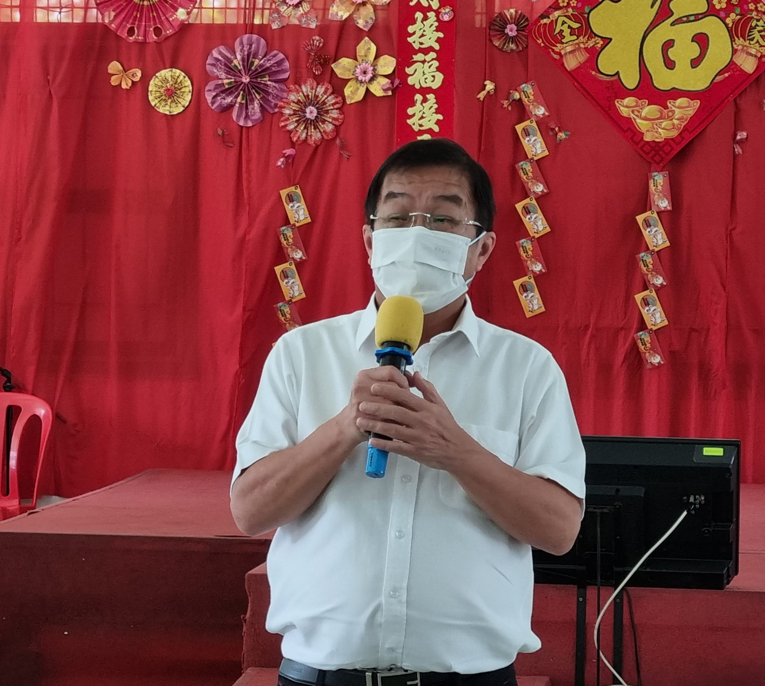 大都会-陈国伟移交木柜等设施予银禧老妇院