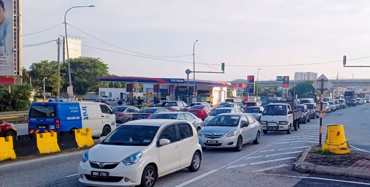 大都会 / 马华蒲种区会PC:沙登大街交通堵塞问题