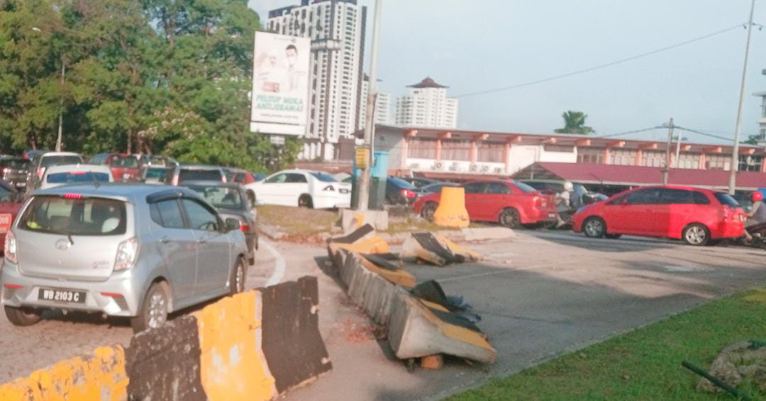 大都会 / 马华蒲种区会PC:沙登大街交通堵塞问题