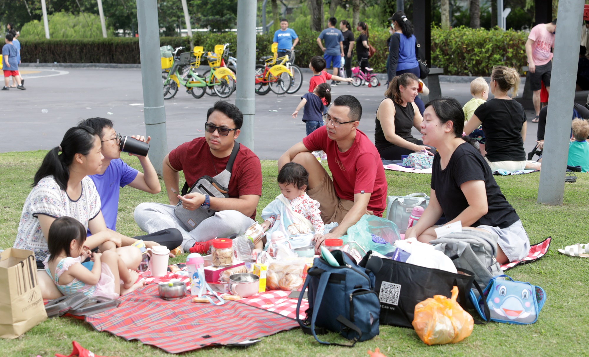 大都会/帝帝皇沙湖滨公园人潮