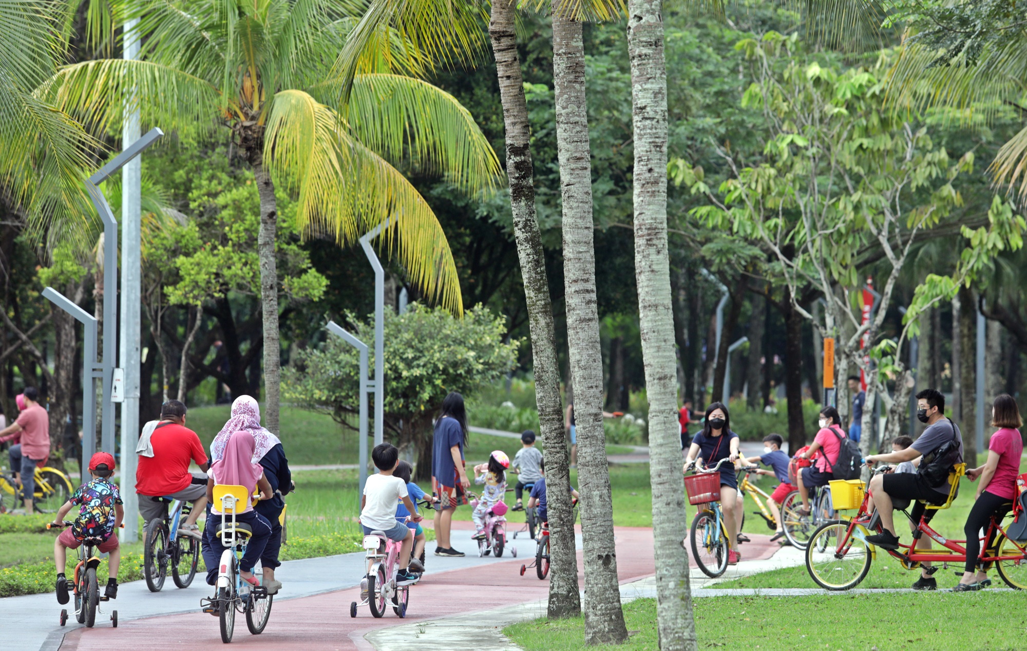 大都会/帝帝皇沙湖滨公园人潮