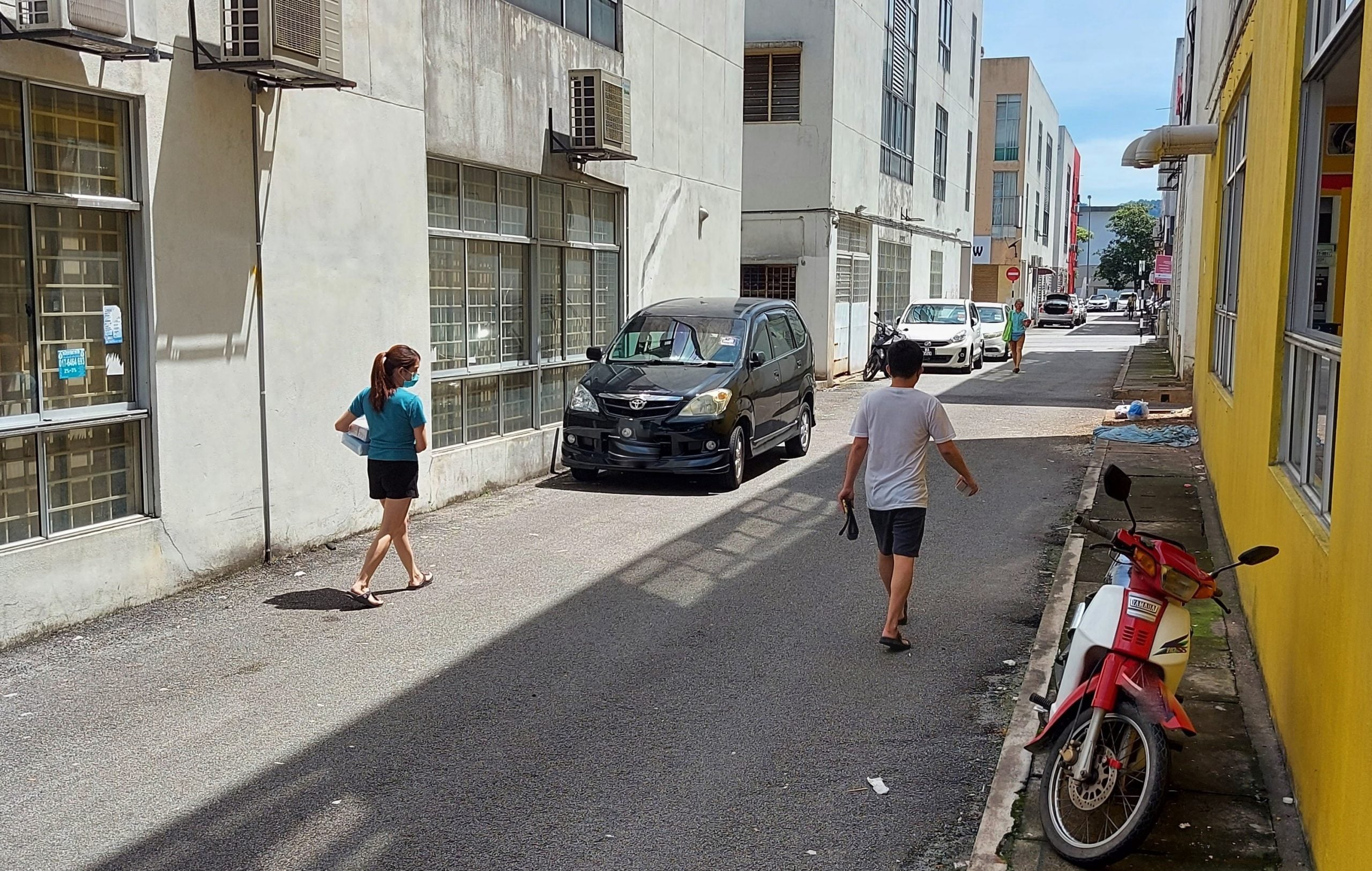 大都会／商家盼蕉赖皇冠城商区道路重新画线／5图