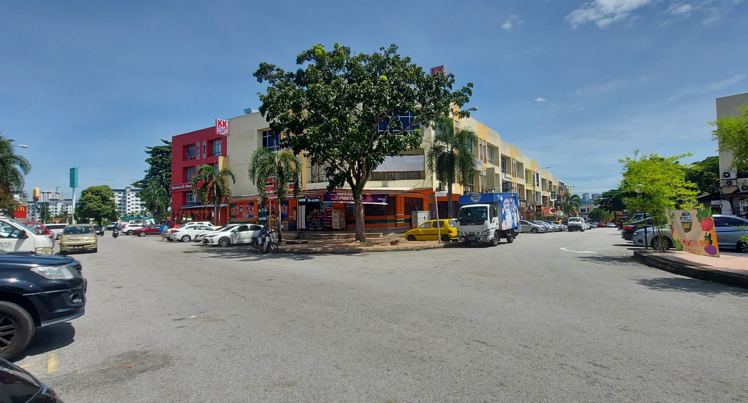 大都会／商家盼蕉赖皇冠城商区道路重新画线／5图